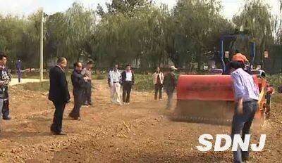 高青：农机新技术引领秋种再飞跃