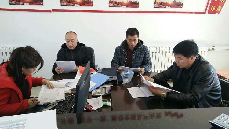 呼伦贝尔市：鄂伦春旗农业机械管理站助力脱贫攻坚迎检工作