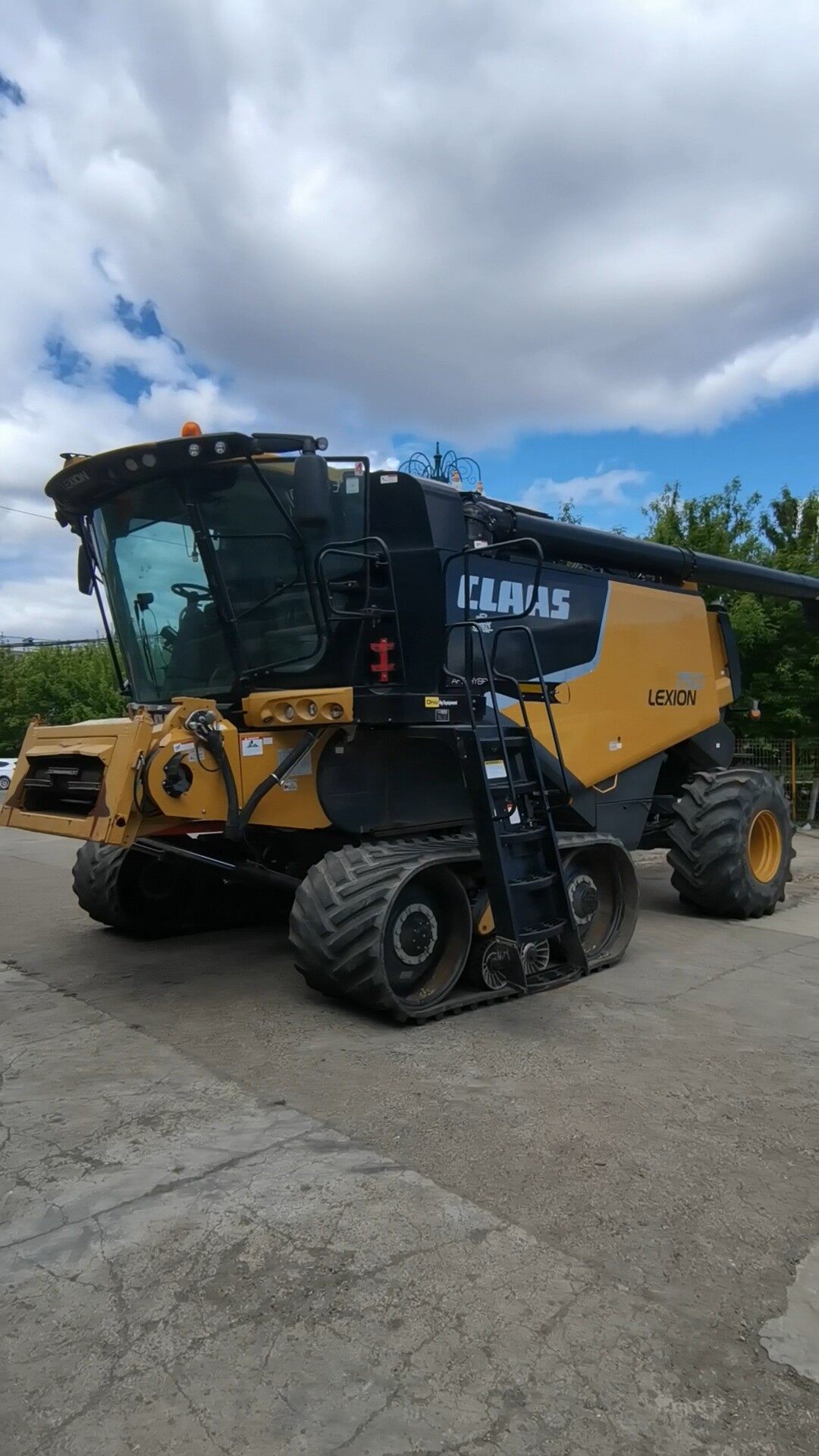 CLAAS 克拉斯LEXION750收割机