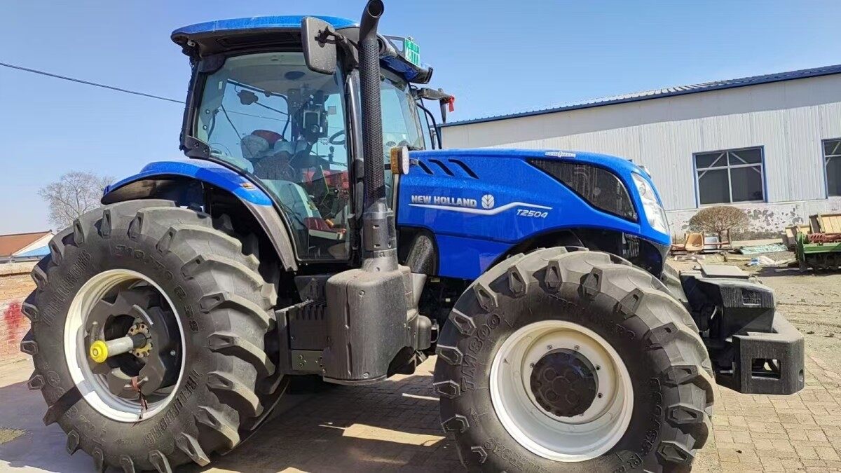 NewHolland纽荷兰2504拖拉机