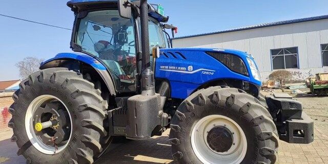 NewHolland纽荷兰2504拖拉机