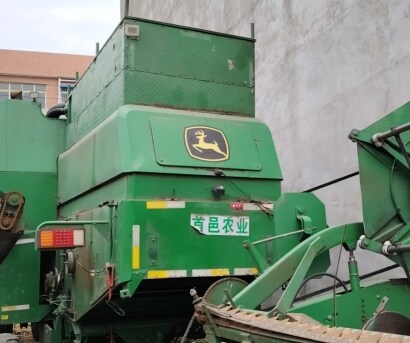 JohnDeere 約翰迪爾W230收割機