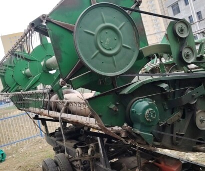 JohnDeere 約翰迪爾W230收割機