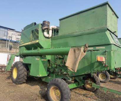 JohnDeere 约翰迪尔W230收割机