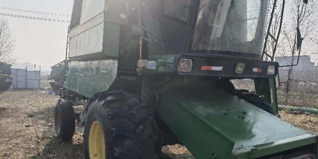 JohnDeere 约翰迪尔W230收割机