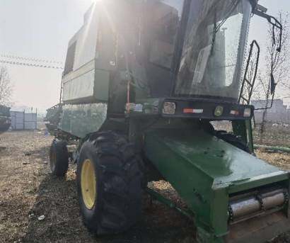 JohnDeere 约翰迪尔W230收割机