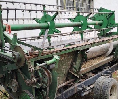 JohnDeere 約翰迪爾W230收割機