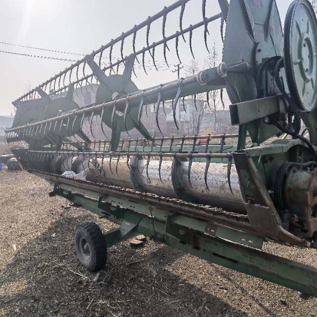 JohnDeere 约翰迪尔W230收割机