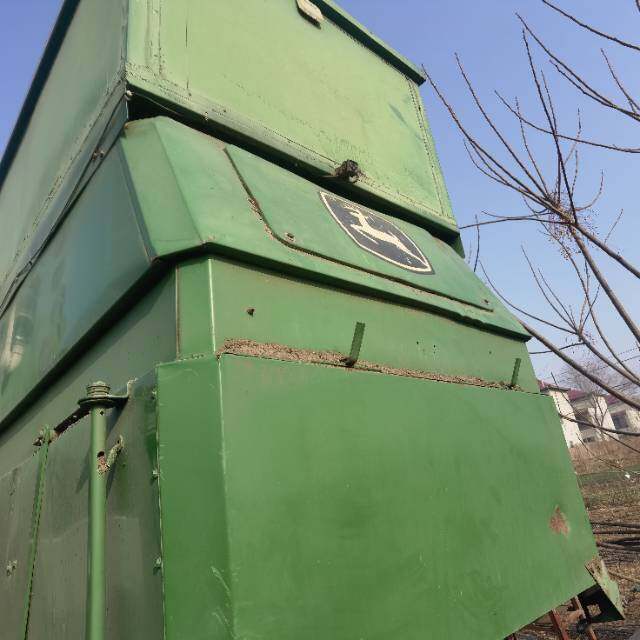JohnDeere 约翰迪尔W230收割机