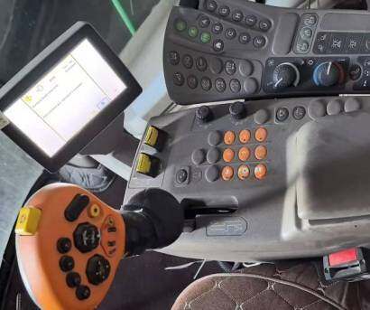 JohnDeere 約翰迪爾S690收割機