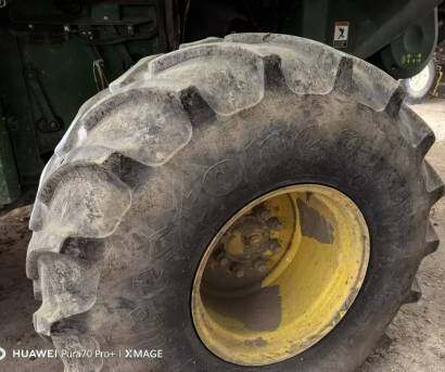 JohnDeere 約翰迪爾S690收割機
