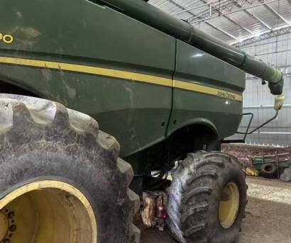 JohnDeere 約翰迪爾S690收割機