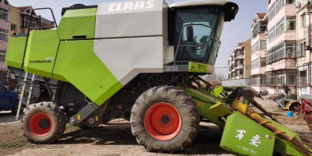 CLAAS 克拉斯D370收割机