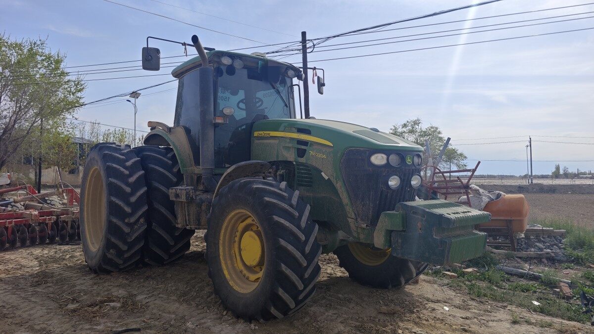 JohnDeere 约翰迪尔7M2204拖拉机