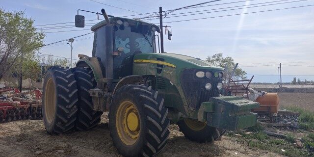 JohnDeere 约翰迪尔7M2204拖拉机