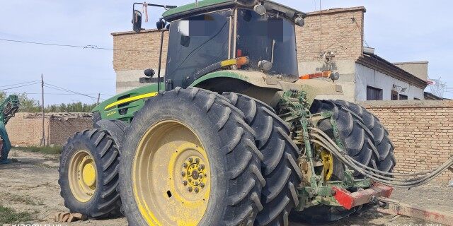 JohnDeere 约翰迪尔7M2204拖拉机