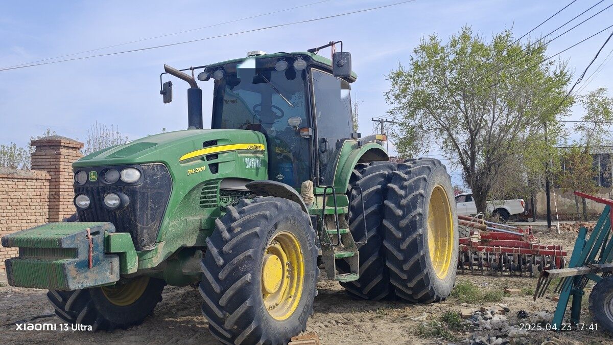 JohnDeere 约翰迪尔7M2204拖拉机
