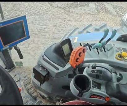 NewHolland紐荷蘭2304拖拉機(jī)