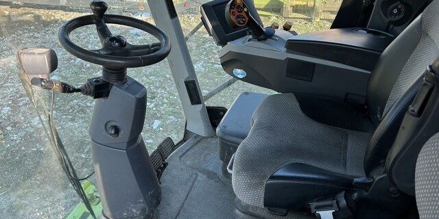 CLAAS 克拉斯克拉斯770TT收割机