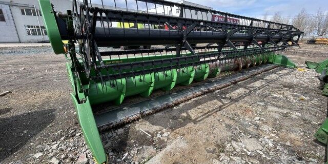 CLAAS 克拉斯克拉斯770TT收割机