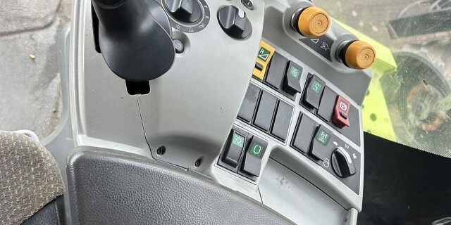 CLAAS 克拉斯克拉斯770TT收割机