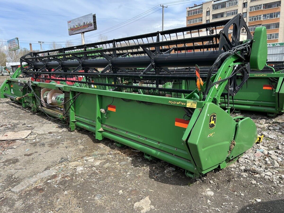 CLAAS 克拉斯克拉斯770TT收割机