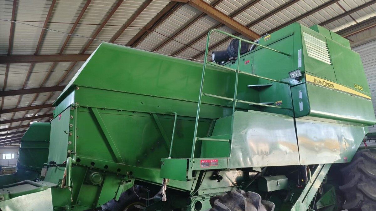 JohnDeere 约翰迪尔C120收割机