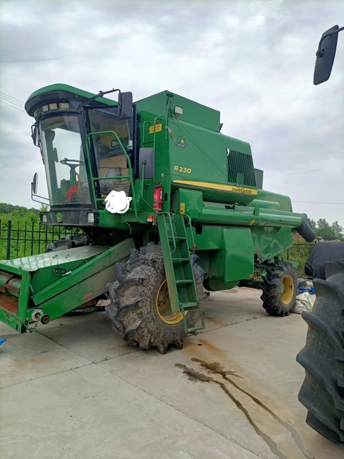 JohnDeere 约翰迪尔R230收割机