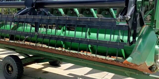 JohnDeere 约翰迪尔R230收割机