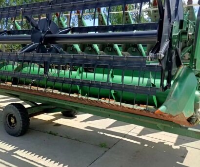 JohnDeere 約翰迪爾R230收割機