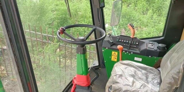 JohnDeere 约翰迪尔R230收割机