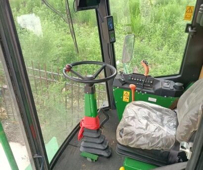 JohnDeere 約翰迪爾R230收割機