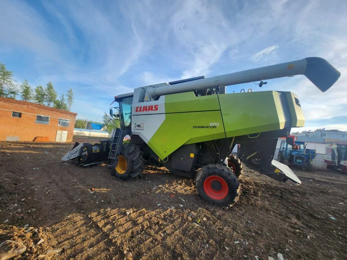 CLAAS 克拉斯D370收割机