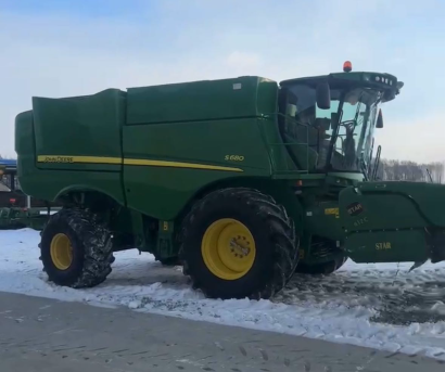 JohnDeere 約翰迪爾S680收割機