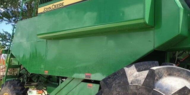 JohnDeere 约翰迪尔R230收割机