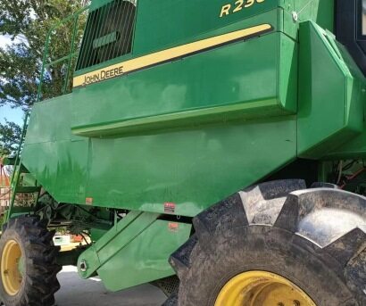 JohnDeere 約翰迪爾R230收割機