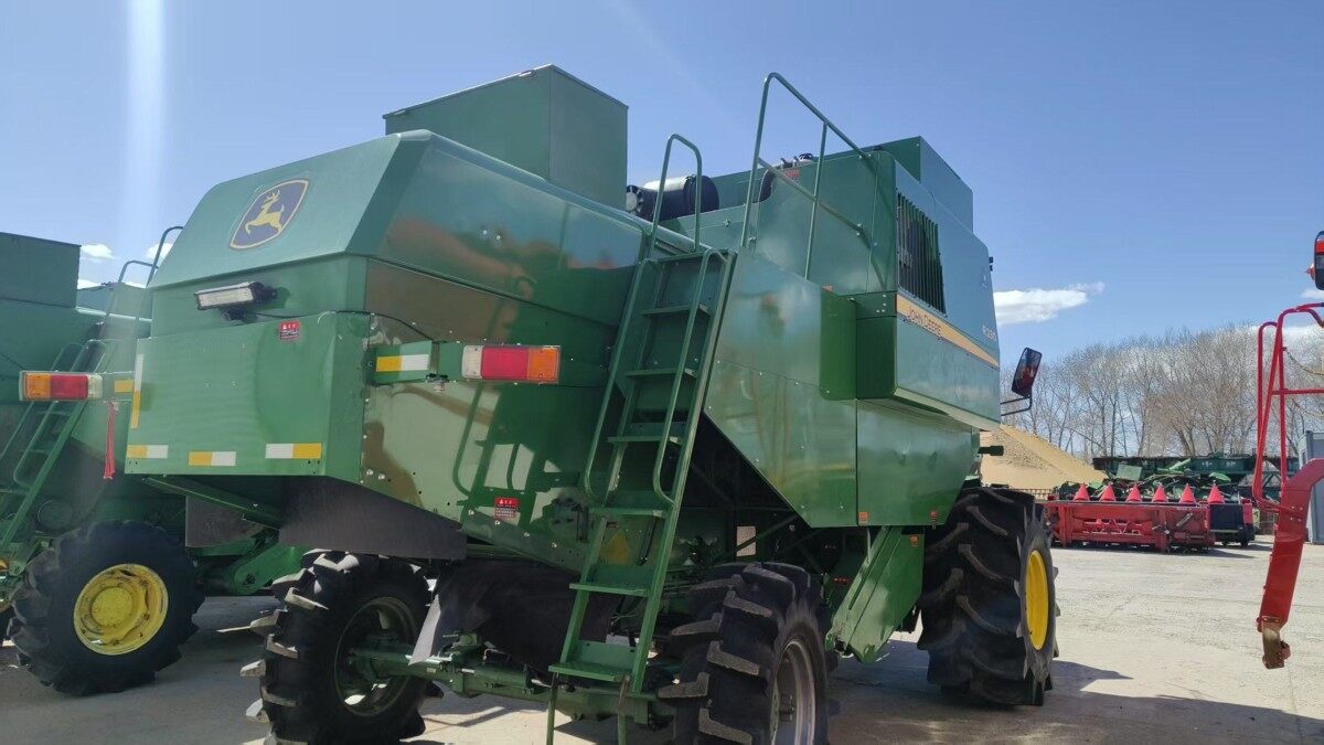 JohnDeere 约翰迪尔C120收割机