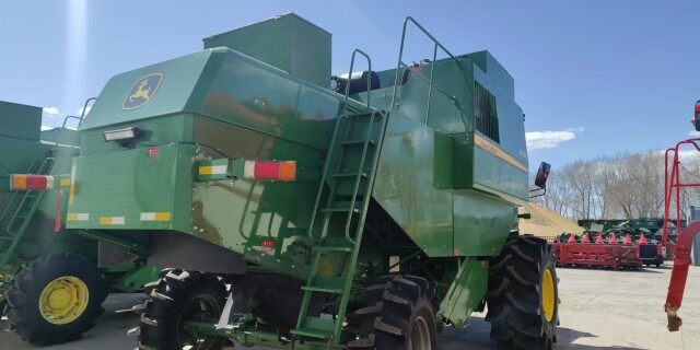 JohnDeere 约翰迪尔C120收割机