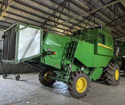 JohnDeere 約翰迪爾R230收割機