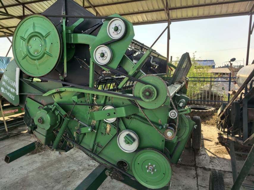 JohnDeere 约翰迪尔R230收割机