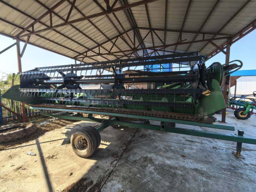 JohnDeere 约翰迪尔R230收割机