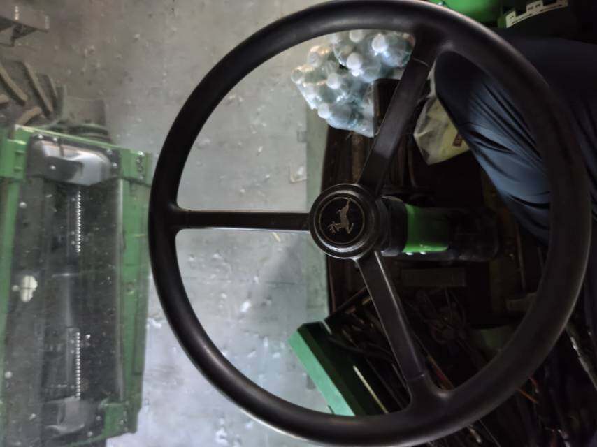 JohnDeere 约翰迪尔R230收割机