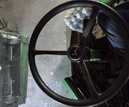 JohnDeere 約翰迪爾R230收割機