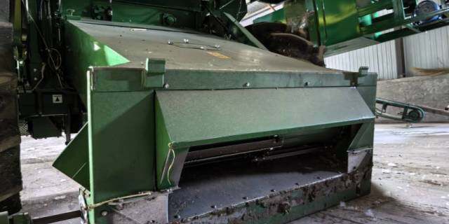 JohnDeere 约翰迪尔R230收割机