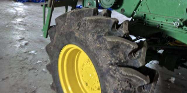 JohnDeere 约翰迪尔R230收割机