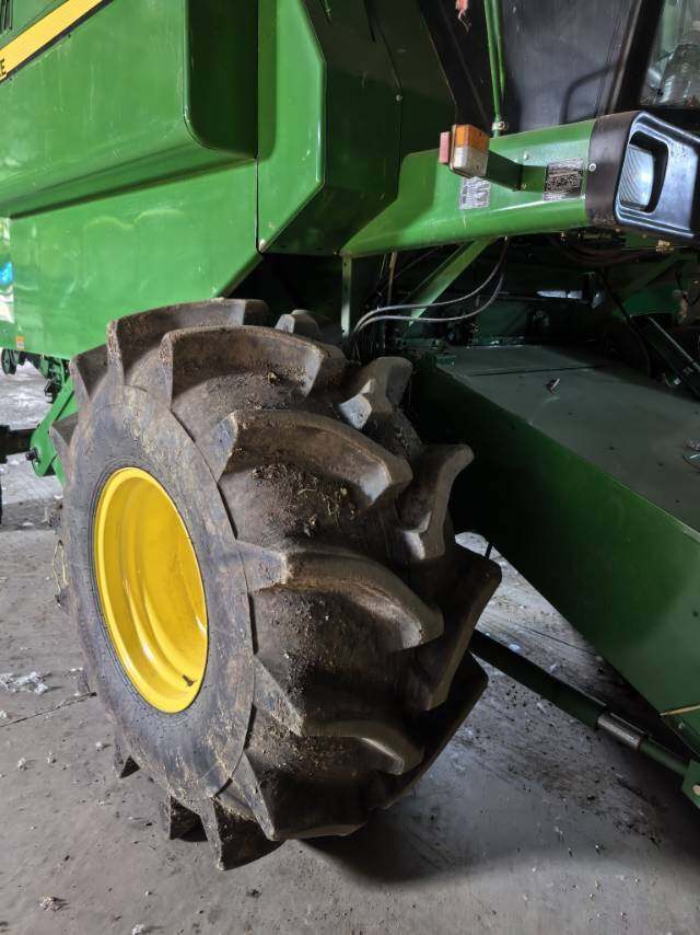 JohnDeere 约翰迪尔R230收割机