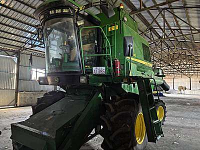 JohnDeere 约翰迪尔R230收割机