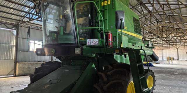 JohnDeere 约翰迪尔R230收割机
