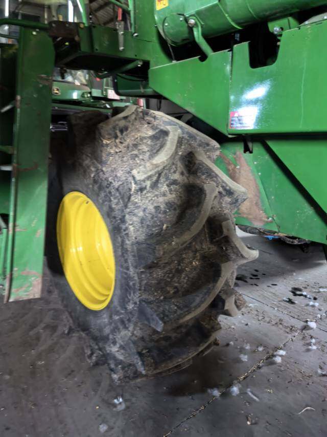 JohnDeere 约翰迪尔R230收割机