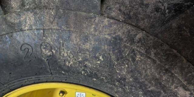 JohnDeere 约翰迪尔R230收割机